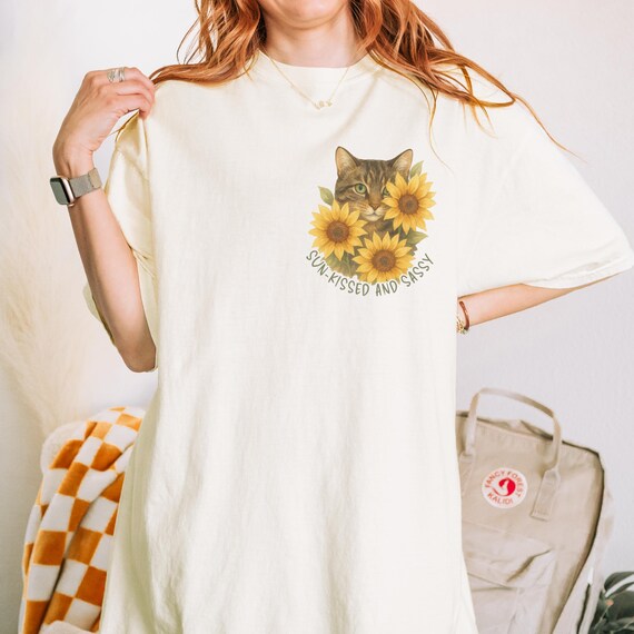 Peeking Cat Sunflower Shirt Comfort Colors, Floral Cat Shirt, Cute Cat Lover Gift, Aesthetic Pocket Design Graphic Tee, Unisex Boho T-Shirt