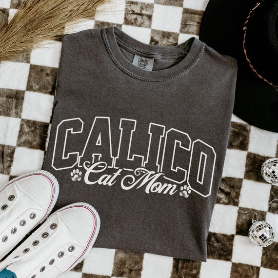Calico Cat Mom Comfort Colors Shirt: Vintage Paw Print Tee