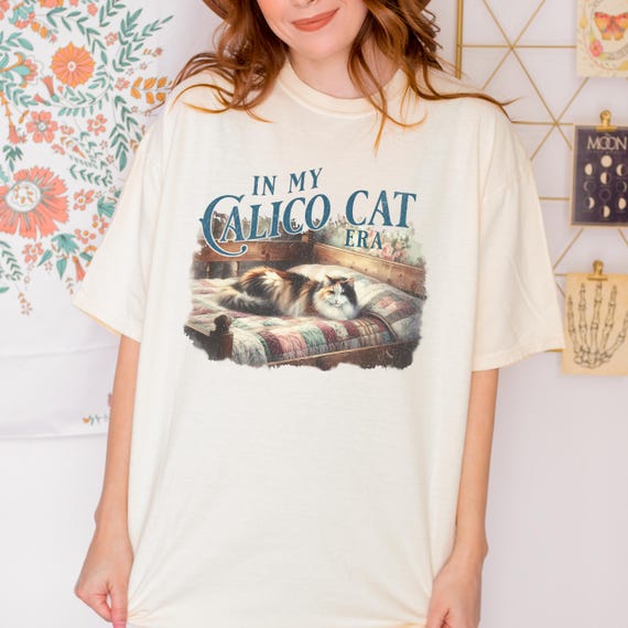 Calico Cat Mom Comfort Colors T-Shirt, Cozy Vintage Aesthetic Tee for Cat Lovers, Soft Cottagecore Watercolor Style Cat Lovers Gift for Her