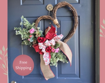 Corona de vid con corazón floral, decoración de puerta de casa de campo, regalo para mamá, entrada de cabaña, lazo floral, regalo de boda, porche delantero, acento de jardín de rosas