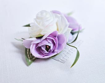 Peineta para el cabello, accesorio para novia, dama de honor, niña de las flores, regalo para peinado recogido, rosa blanca de seda artificial y ranúnculo lavanda.