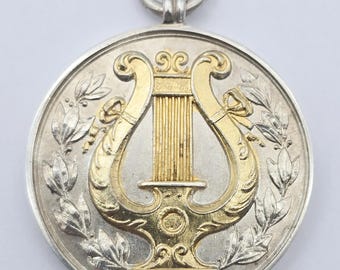 Vintage 1994 Cunard Queen Elizabeth 2 World Cruise Medalion Coin