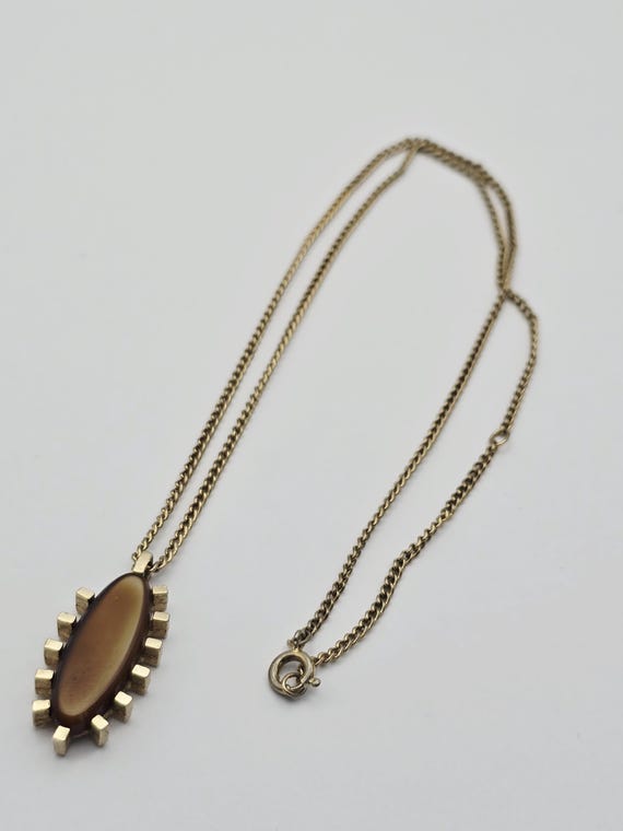 Vintage Sarah Coventry Faux Tigers Eye Gold Tone Pendant and Necklace