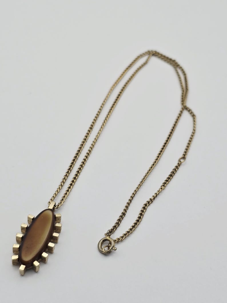 Vintage Sarah Coventry Faux Tigers Eye Gold Tone Pendant and Necklace