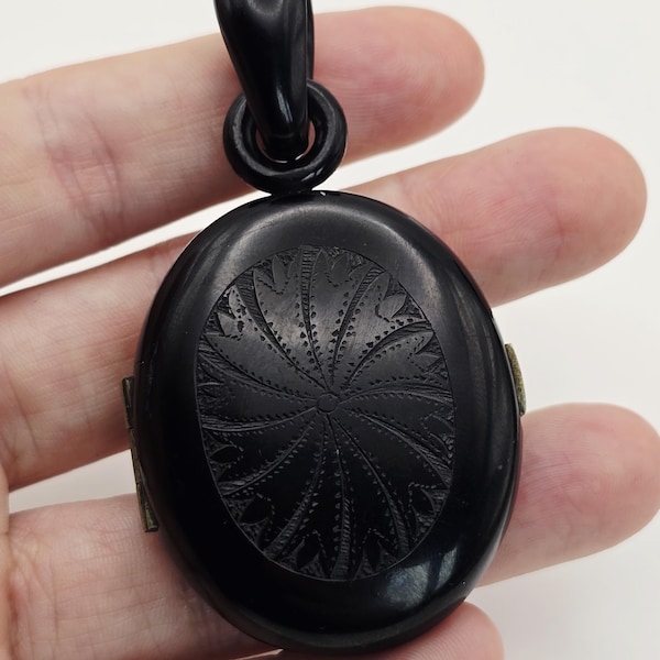 Antique Victorian Hand Carved Oval Whitby Jet Mourning Locket