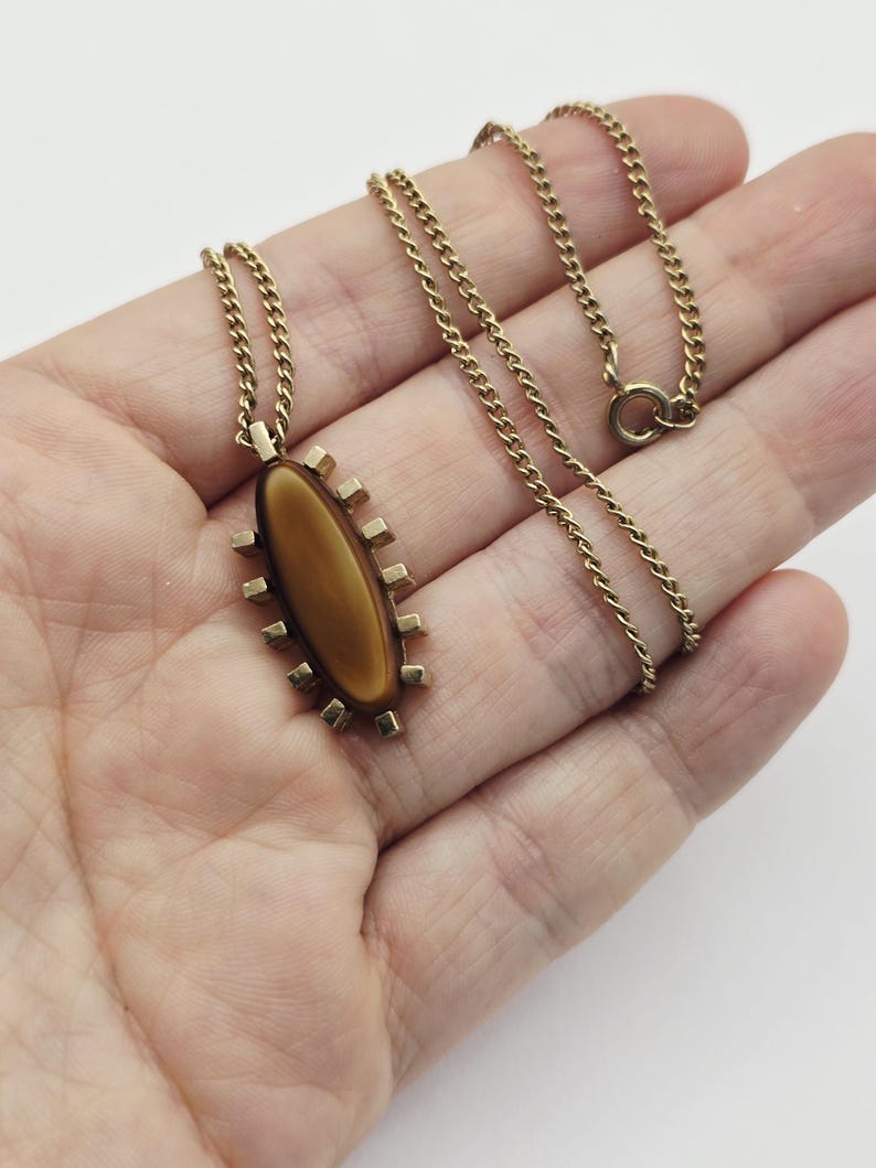 Vintage Sarah Coventry Faux Tigers Eye Gold Tone Pendant and Necklace