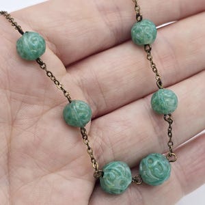 Collar vintage de cuentas de cristal de Pekín prensado checo