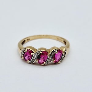 Vintage 9 Karat Gold 375 Synthetischer Rubin und Diamant Ring Größe O
