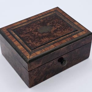 Antik stämpelskruka i valnöt och mässing