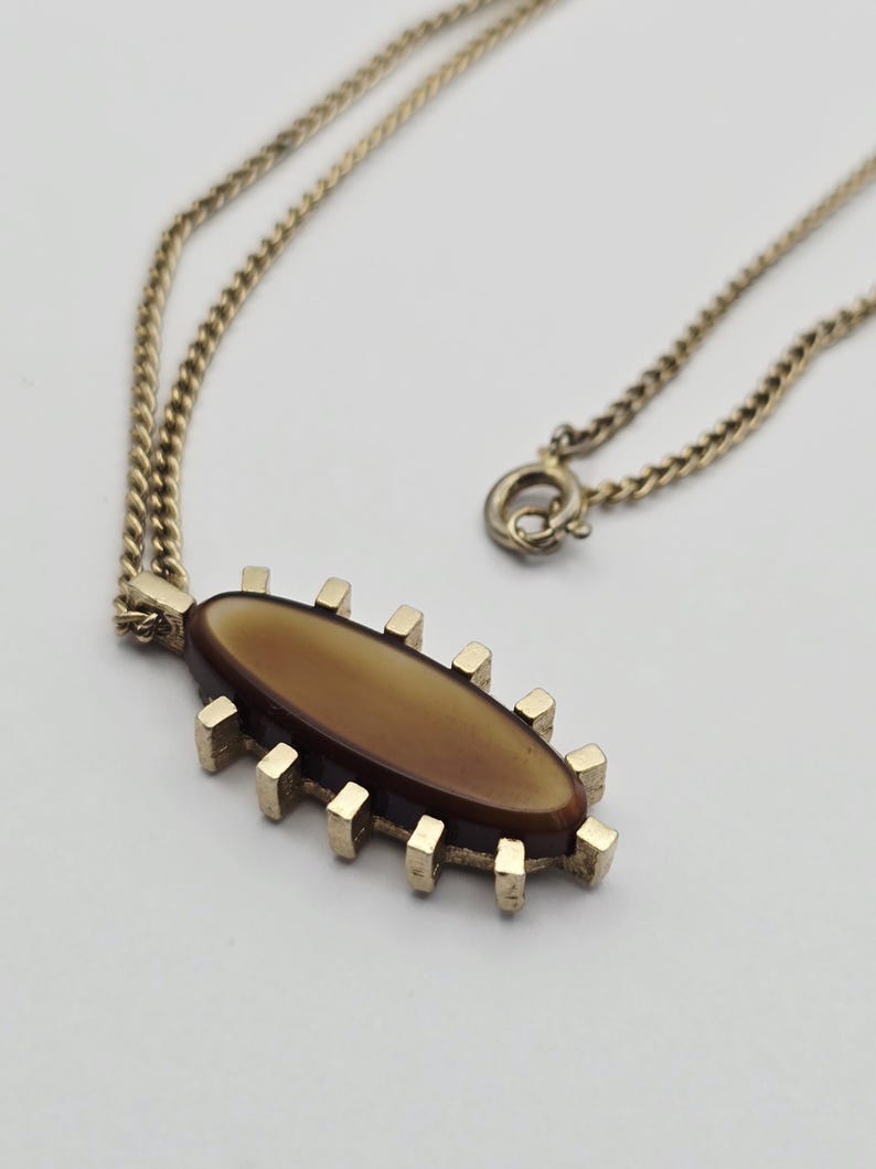 Vintage Sarah Coventry Faux Tigers Eye Gold Tone Pendant and Necklace