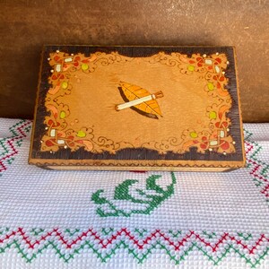 Scatola per sigarette in legno, scatola per tabacco dipinta a mano, scatola retrò, scatola in legno artistica, scatola fatta a mano, regalo colorato per fumatori