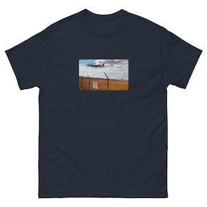 British Airways Boeing 777 Landing Tampa Men&#39;s classic tee