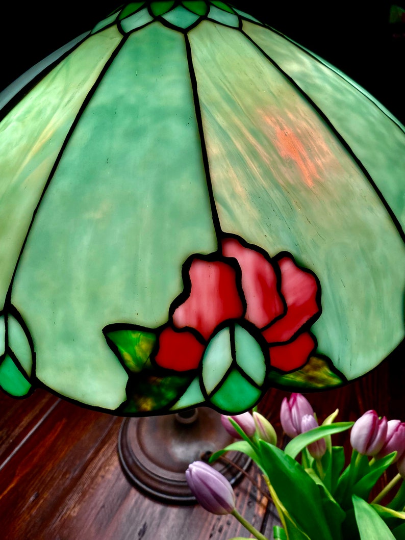 Duff & Kimberly stained glass lamp