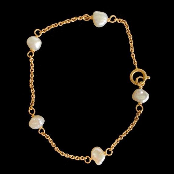 Sweet gold bracelet with five fresh water pearls … - image 3