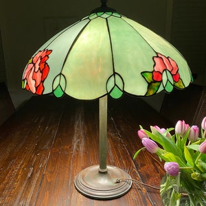 Duff & Kimberly stained glass lamp