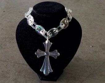 Emo Cross Style Necklace - Acrylic Link Gothic Chain with Cross Design, Unique Cross-Inspired Jewelry