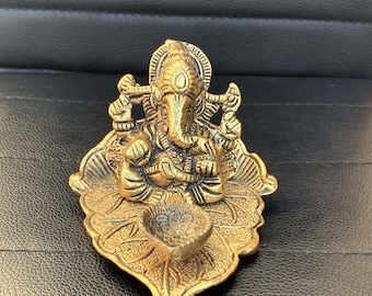 Metal Ganesha Diya Idol: Hindu Pooja Prayer, Temple Decor (10x7 cm)