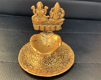 Lakshmi Ganesha Metal Diya: Hindu Pooja Prayer Idol (8x7 cm)