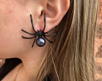 Spider oorbellen - zwarte en zilveren parel Spider oorbellen - Halloween - gotische streetwear - hiphop punk - Y2K - alternatief - insectenoorbel