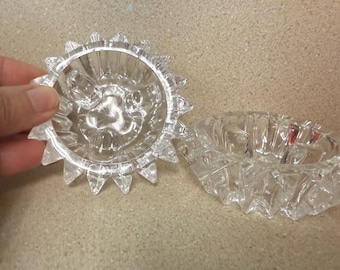 Zestaw świeczników ze szkła przezroczystego w kształcie promieni słonecznych