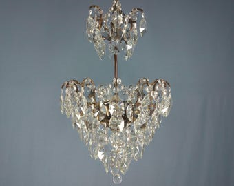 Lámpara colgante de araña de cristal de latón antiguo: Iluminación vintage victoriana francesa de la década de 1960