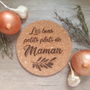 Dessous de plat en liège personnalisé, idée cadeau fête des pères, papa,  tonton, prénom et texte au choix, thème cuisine, barbecue, grill, 19cm :  : Produits Handmade