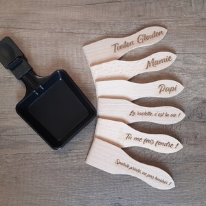 Spatule raclette personnalisée en bois de hêtre / Idée cadeau famille / crémaillère image 3