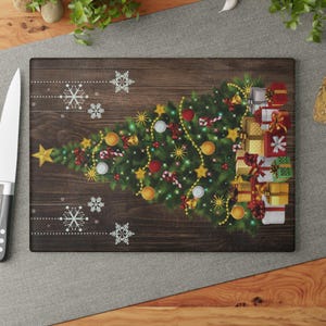 Christmas Tree Glass Cutting Board, Holiday Kitchen Decor, Festive Serving Platter, Xmas Gift for Cook, Winter Home Accessory, Decorative