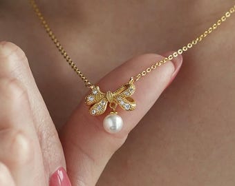 Collar de lazo delicado con colgante de perla • Collar de cinta de perla • Collar de lazo de cristal • Regalo de aniversario para ella • Regalo de dama de honor • N071