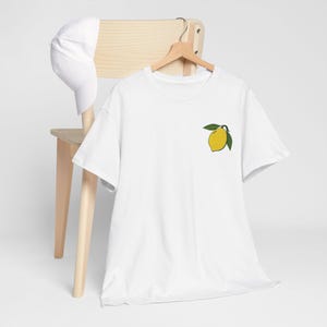 Limoncello T-Shirt - Cute Retro Lemon Tee for Summer Vibes, Cocktail Lovers and Italy Fans - Fun Gift for Foodies and Vacation Style