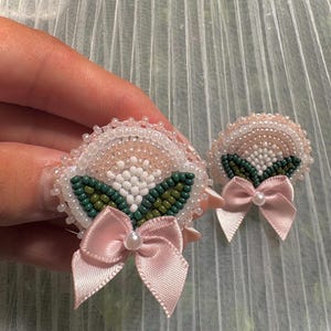 Beaded earrings, flower earrings, floral earrings, indigenous