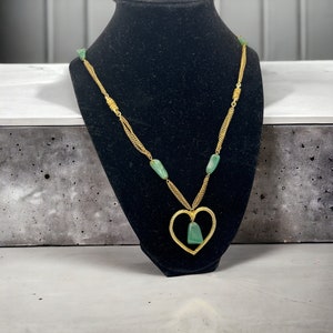 Vintage Heart Pendant Jadeite Goldtone Necklace with 5 Stones 22&quot;