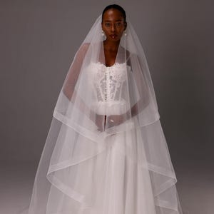 Wedding veil with horsehair trim, veil with crinoline edge and blusher, fingertip length horsehair veil