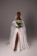 Soft veil with pencil edge | Ivory bridal veil | Elbow, fingertip, waltz, chapel, cathedral lengths product logo