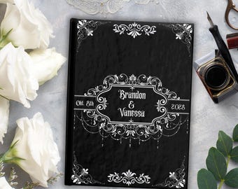 Livro de Assinaturas Personalizado para Casamento Gótico - Páginas em Branco A5 - Diário de Casamento Preto Personalizado - Presente para Casamento com Tema de Bruxa - Livro de Assinaturas para Recepção Gótica - Nome
