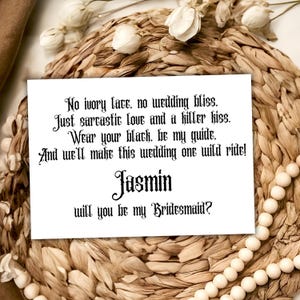 Cartão de proposta de madrinha gótica personalizada, casamento gótico preto, seja minha madrinha, cartão engraçado, casamento escuro, poema gótico pessoal para impressão, download