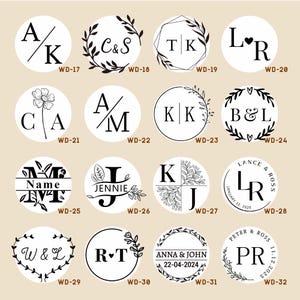 Pu&ograve; includere: Un set di 12 timbri rotondi in legno bianco con inchiostro nero. Ogni timbro presenta un design diverso, tra cui iniziali, nomi e date. I timbri sono perfetti per aggiungere un tocco personale a inviti, biglietti e altri articoli di carta.