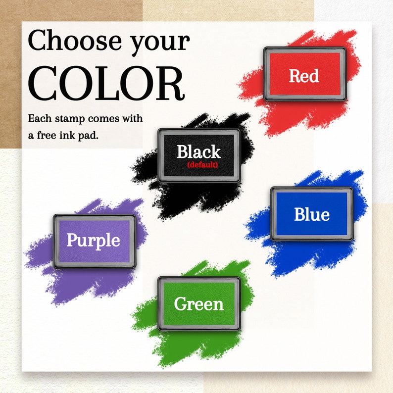 Pu&ograve; includere: Cinque tamponi d&rsquo;inchiostro di diversi colori: rosso, nero, viola, verde e blu. Ogni tampone d&rsquo;inchiostro ha una cornice metallica e un&rsquo;etichetta bianca con il nome del colore stampato su di essa. Il testo "Choose your COLOR" &egrave; nella parte superiore dell&rsquo;immagine. Il testo "Each stamp comes with a free ink pad." &egrave; sotto le opzioni di colore.