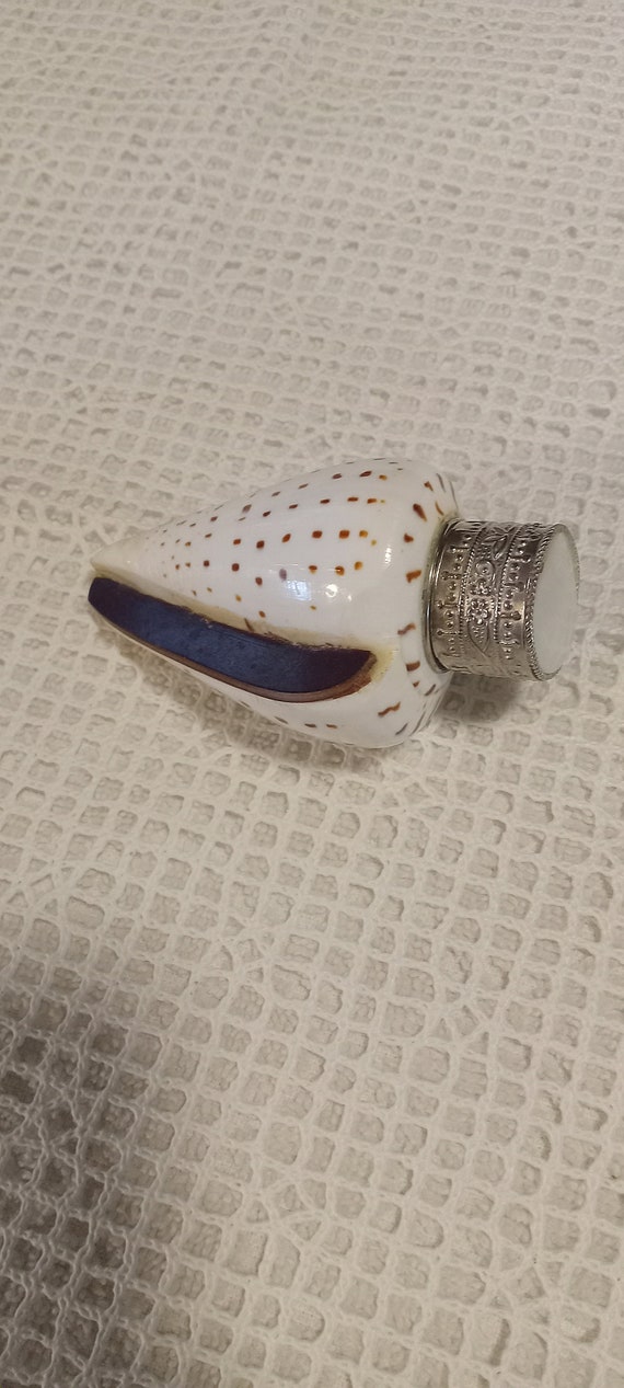 Vintage snuff/perfume bottle