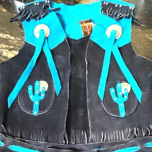 Vintage 1970s Girls Western Cowhide Vest & Skirt Set | Turquoise Cactus Fringe Outfit | Kids Cowgirl Rodeo Wear image 8