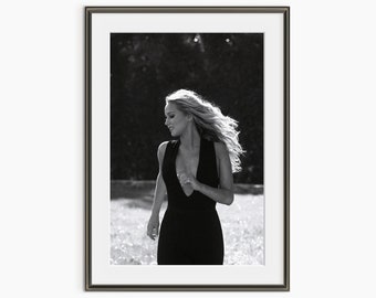 Jennifer Lawrence Running in Black Dress, Black White Photos, Jennifer Lawrence Affiche, Celebrity Posters, Museum Quality Photo Art Prints