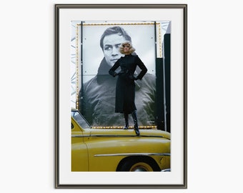 Sie von Helmut Newton, Fashion Art Photo, Helmut Newton Vermächtnis, Elle Magazin Poster, Helmut Newton Kunstwerk, Fotokunstdruck in Museumsqualität
