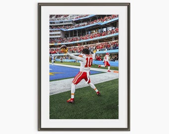 Isiah Pacheco, American Football Spieler, Kansas City Chiefs, NFL Poster, Super Bowl Poster, NFL Wandkunst, Fotografie Poster in Museumsqualität