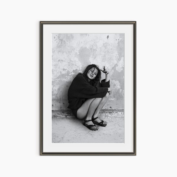 Kate Moss Smoking Cigarette Photo, Black White Poster, Vintage Photo Print, Young Kate Moss Poster, Black White Wall Art, Retro Photo Print