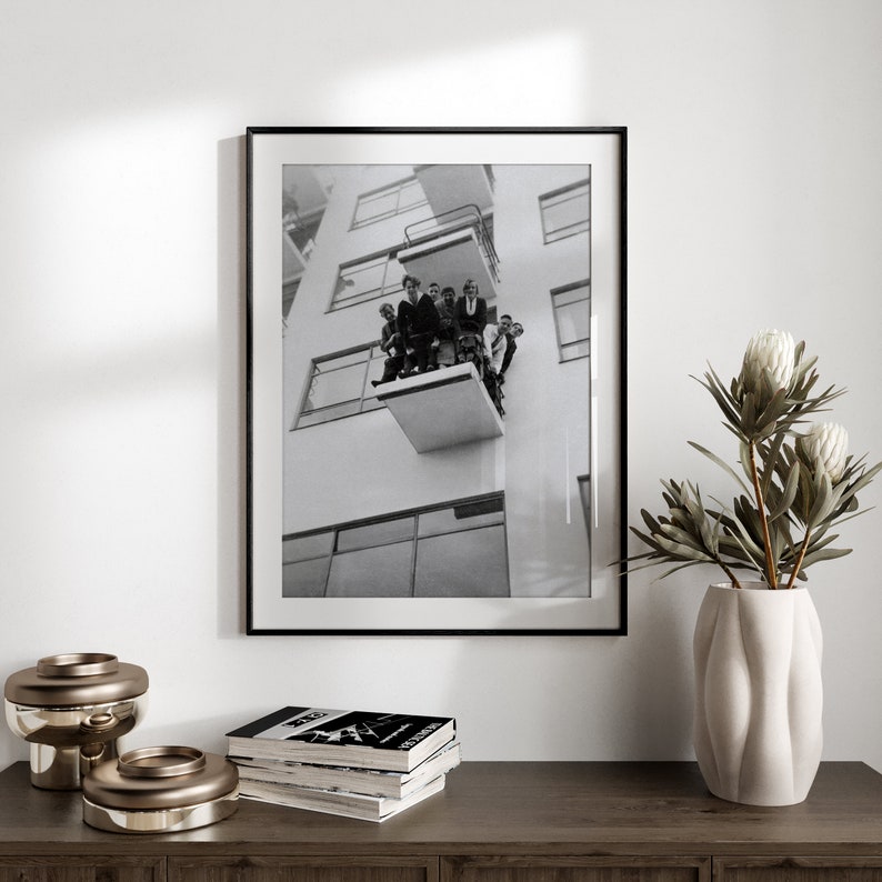 Bauhaus Studenten, Balkon des Atelier-Gebäude Dessau, Vintage Poster, schwarz weiß Fotos, Fotografie Drucke, Fotokunstdruck Museumsqualität Bild 3