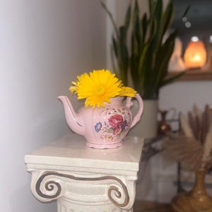 Bule de chá vintage com flores rosa: feito no Japão, decoração boho cottagecore