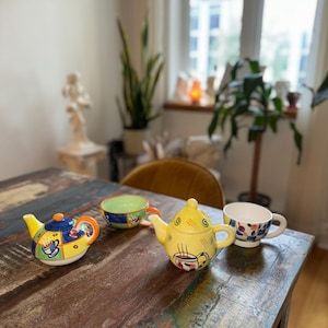 Ensemble théière et tasse en céramique vintage • Thé empilable peint à la main pour une personne