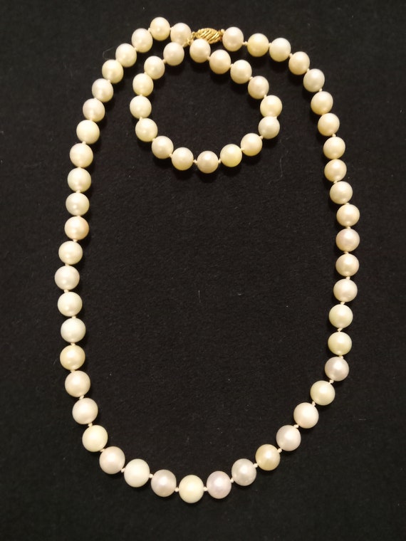 White Pearl Necklace