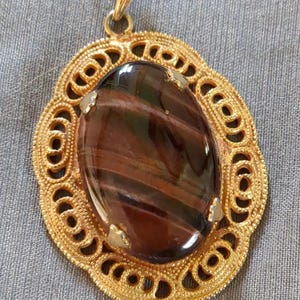 Vintage tiger's eye brooch or pendant