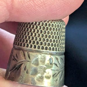 Sterling silver thimble with flower vintage